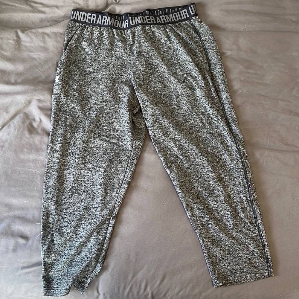 Womens Under Armour Loose Capris - medium